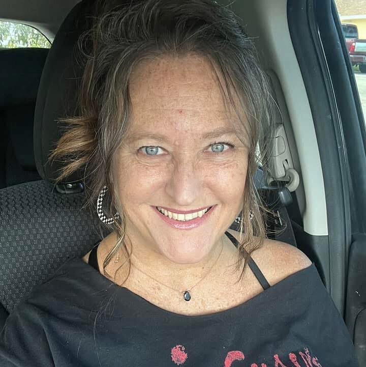 Tracy Hogeland, Sports massage and deep tissue therapist
